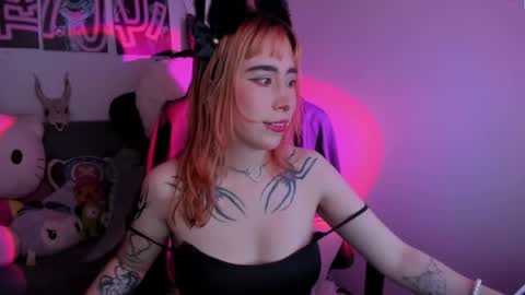 Snapshot of waifu_aika chatting on February 2025 10:36:02 PM AIKA online show from February 2025 10:36:02 PM