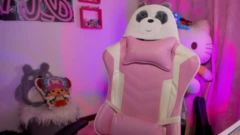 Snapshot of waifu_aika chatting on September 2025 10:34:01 PM AIKA online show from September 2025 10:34:01 PM