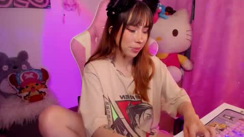 Snapshot of waifu_aika chatting on October 2025 09:14:02 PM AIKA online show from October 2025 09:14:02 PM