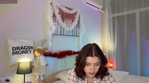 Mia online show from January 2025 03:45:01 PM