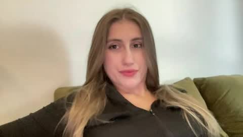 walkiria19 online show from July 2026 05:15:02 PM