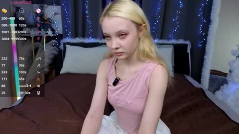 Emi online show from December 2025 01:25:02 AM