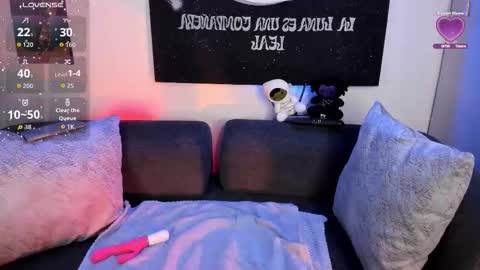 Snapshot of wandaowenss chatting on December 2025 02:17:02 AM online show from December 2025 02:17:02 AM