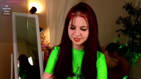 Snapshot of wander_waves chatting on September 2025 10:21:01 PM Wanda online show from September 2025 10:21:01 PM