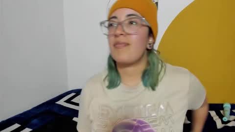 Waningrose  Lu online show from November 2025 12:00:02 AM