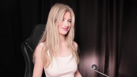 Snapshot of waterfallwoods chatting on January 2025 08:29:01 AM waterfallwoods online show from January 2025 08:29:01 AM