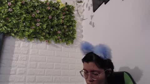 Trixie 3 online show from March 2025 01:30:02 PM