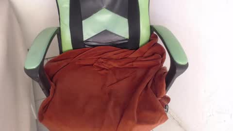 Trixie 3 online show from October 2025 01:11:01 AM