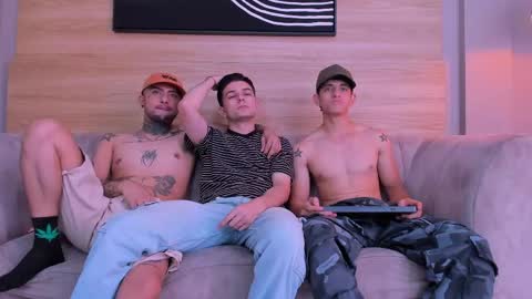 Jhonny Dick  his neighbors. online show from May 2026 07:21:01 PM