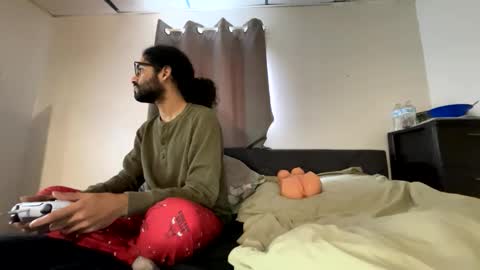 ShootingWebs online show from December 2025 07:07:02 PM