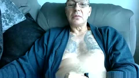 wechatistrokeurub online show from November 2025 09:31:01 AM