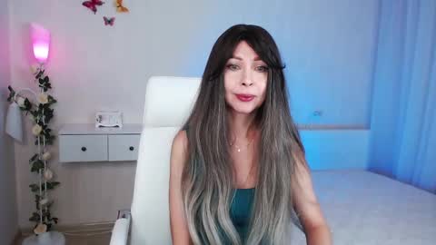 Wendi Foster online show from December 2024 07:00:01 PM