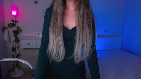 Wendi Foster online show from January 2025 08:04:01 PM