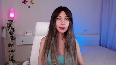 Wendi Foster online show from February 2025 04:21:01 PM