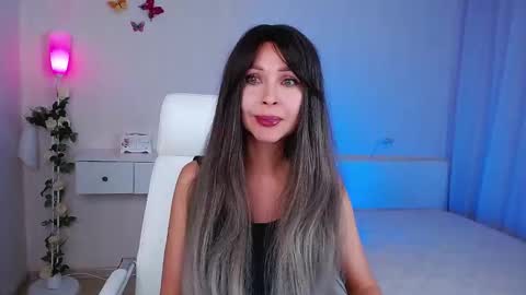 Wendi Foster online show from October 2025 05:21:02 PM