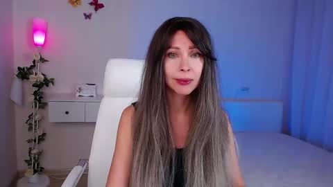 Wendi Foster online show from October 2025 05:01:01 PM