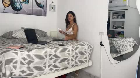 Snapshot of wendy_and_alex1712 chatting on October 2025 12:25:01 AM Wendy Alex online show from October 2025 12:25:01 AM