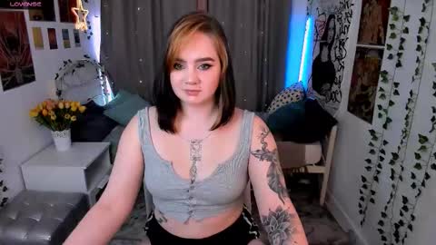 wendyycandy online show from November 2025 02:07:02 PM