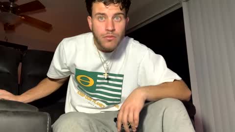 Snapshot of wentbrokeonstrippers chatting on December 2024 08:27:01 AM Topjitt online show from December 2024 08:27:01 AM