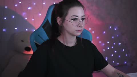 little girl who is always rightLisa online show from December 2024 06:25:02 AM