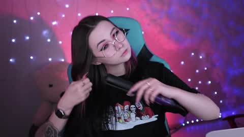 little girl who is always rightLisa online show from December 2024 02:41:02 AM