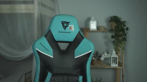 little girl who is always rightLisa online show from November 2025 01:11:01 AM