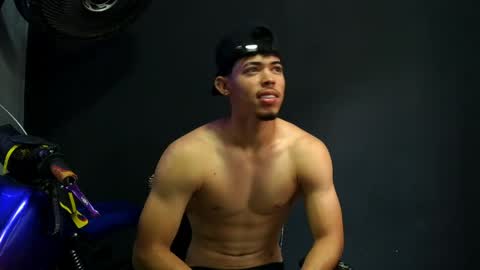 wesley_77 online show from April 2026 05:22:02 PM