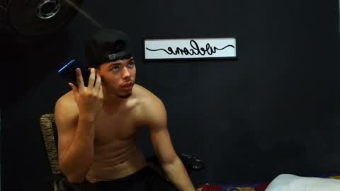 wesley_77 online show from May 2026 08:04:02 PM