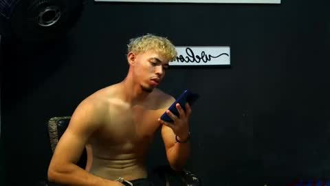 wesley_77 online show from May 2026 10:36:01 PM