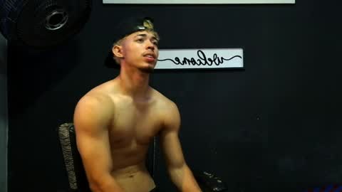 wesley_77 online show from May 2026 04:25:01 PM