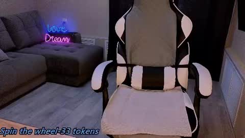 Molly online show from July 2026 10:55:02 AM