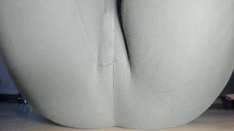 wet_pants2022 online show from May 2026 10:41:02 PM