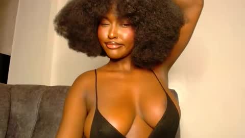 Macey online show from January 2025 11:02:02 PM