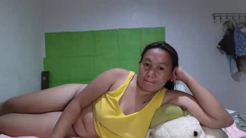 Snapshot of wetasianbelle chatting on May 2026 07:42:02 PM Belle online show from May 2026 07:42:02 PM