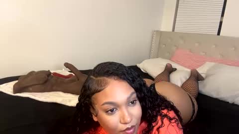 Snapshot of wetcreamerr chatting on October 2025 02:10:01 AM SheSquirts online show from October 2025 02:10:01 AM