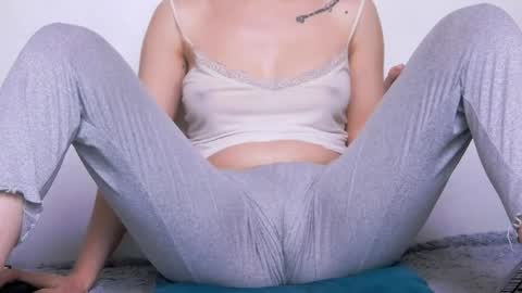 Beatrice Moan from LovenseWet from Tip MenuOpen for Private online show from April 2026 05:08:01 AM