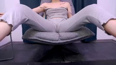 Beatrice Moan from LovenseWet from Tip MenuOpen for Private online show from July 2026 08:48:01 PM