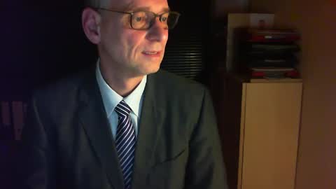 Snapshot of wetsuitedman chatting on January 2025 05:56:01 PM Franz online show from January 2025 05:56:01 PM