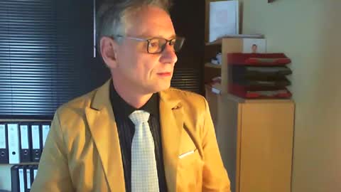 Snapshot of wetsuitedman chatting on February 2025 02:44:02 PM Franz online show from February 2025 02:44:02 PM