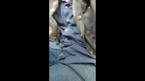 whatsupdudee123 online show from April 2026 12:58:02 PM