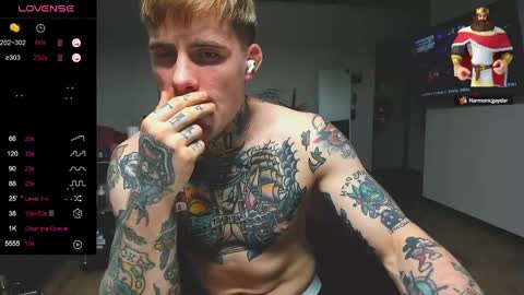 Snapshot of white_king999 chatting on December 2024 03:33:02 PM Max online show from December 2024 03:33:02 PM