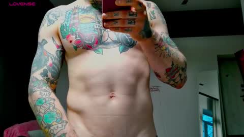 Snapshot of white_king999 chatting on November 2025 01:43:01 PM Max online show from November 2025 01:43:01 PM