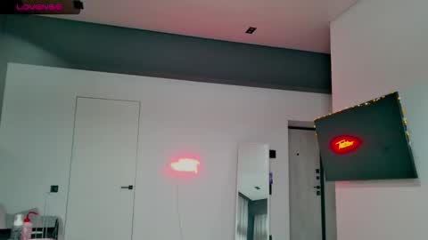 Max online show from December 2025 03:25:02 AM