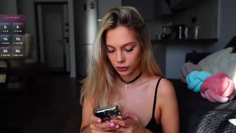 Snapshot of whitebanny chatting on February 2025 09:47:02 AM Kate online show from February 2025 09:47:02 AM