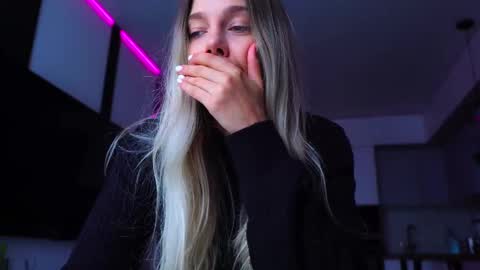 Snapshot of whitebanny chatting on October 2025 07:14:01 AM Kate online show from October 2025 07:14:01 AM