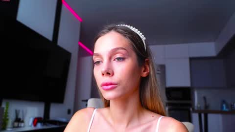 Snapshot of whitebanny chatting on November 2025 08:37:01 AM Kate online show from November 2025 08:37:01 AM