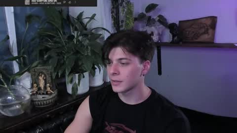 Gus online show from September 2025 07:52:01 PM