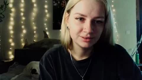 whitehex666 online show from December 2025 03:40:02 PM