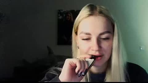 whitehex666 online show from December 2025 04:49:02 PM