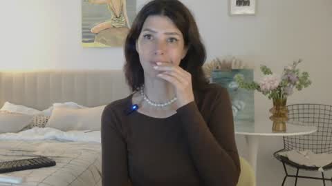 White Queen online show from June 2026 06:27:01 PM